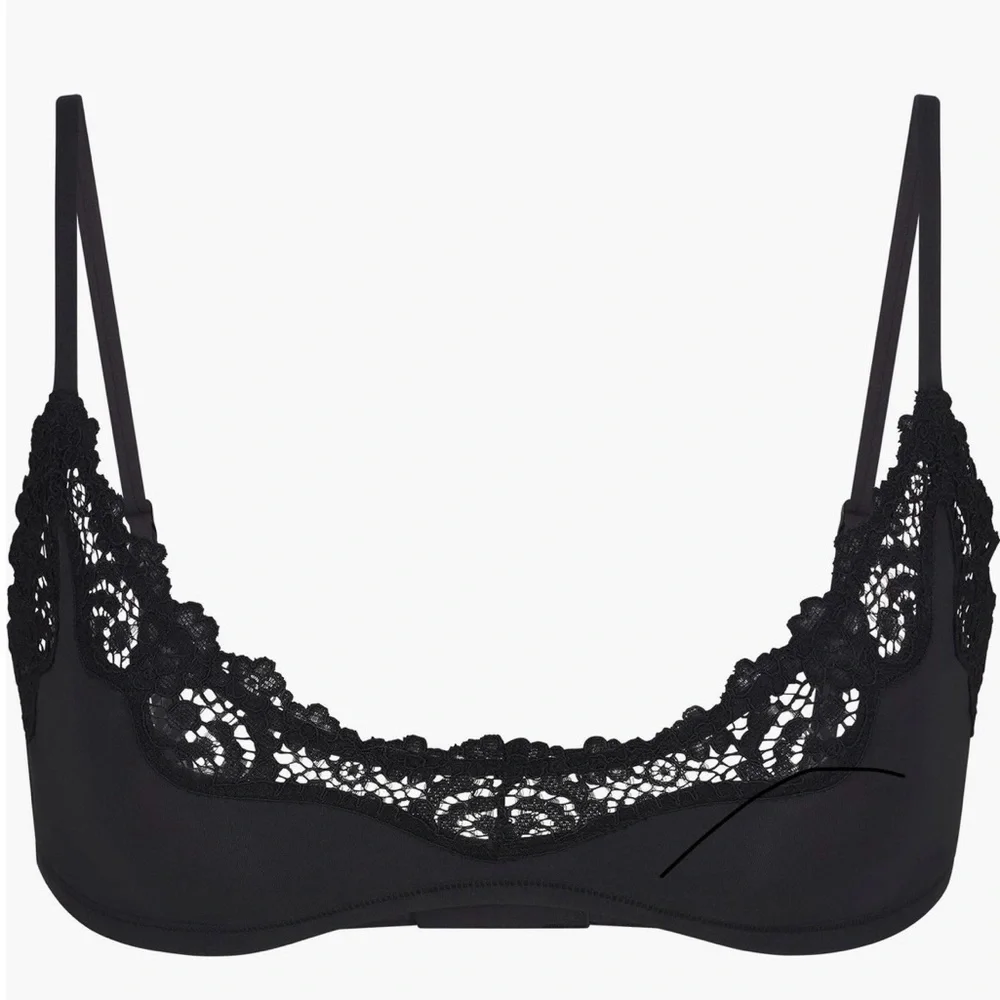 SKIMS Fits Everybody Lace Scoop Bralette - Picture 4 of 13